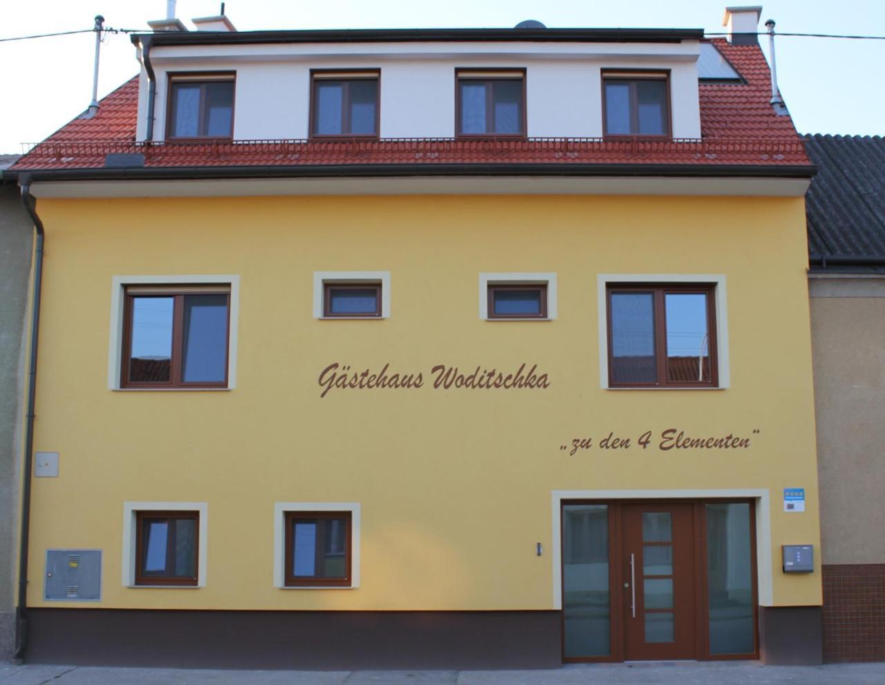 Gaestehaus Woditschka Poysdorf Exteriér fotografie