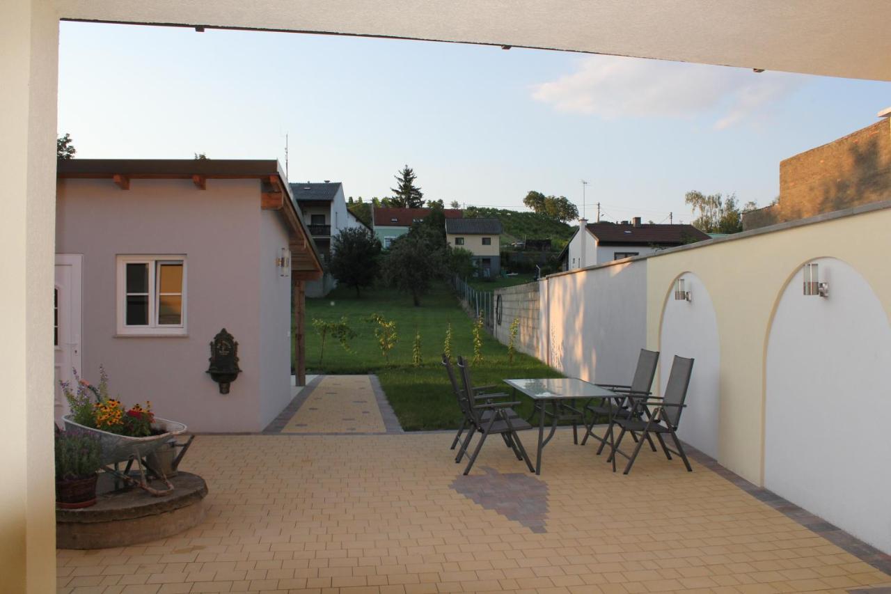 Gaestehaus Woditschka Poysdorf Exteriér fotografie