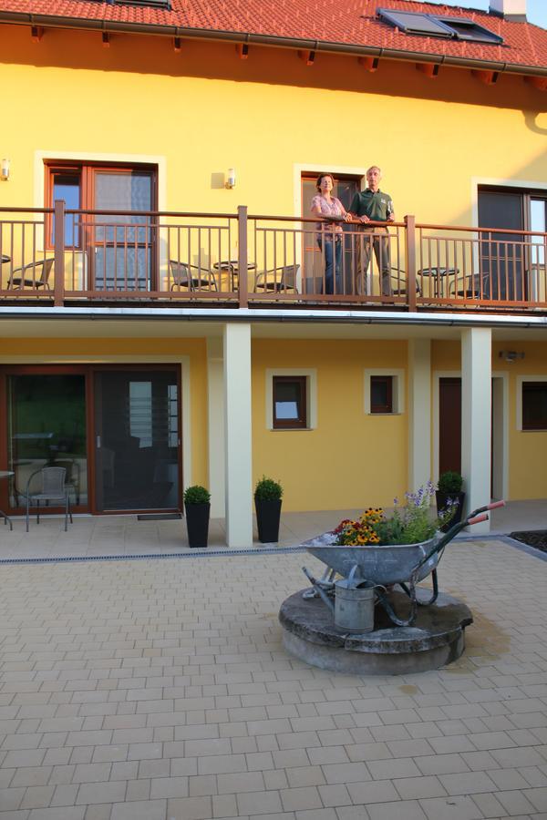 Gaestehaus Woditschka Poysdorf Exteriér fotografie